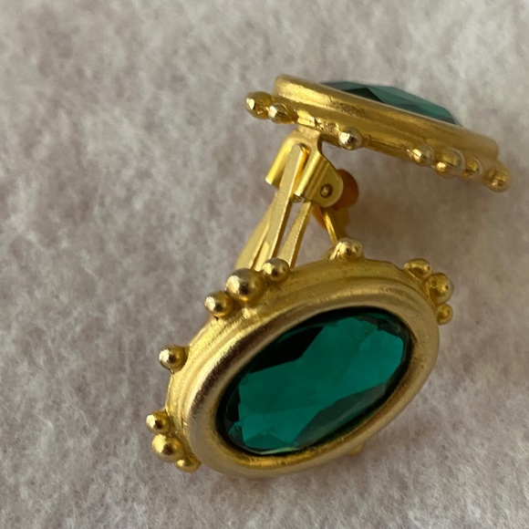GREEN Glass Byzantine Matte Gold Clip On Statement Earrings - Picture 5 of 7